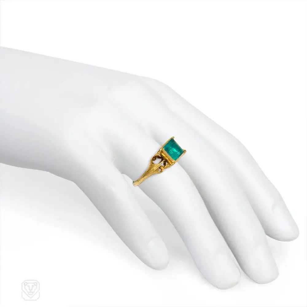 Antique gold and emerald ring