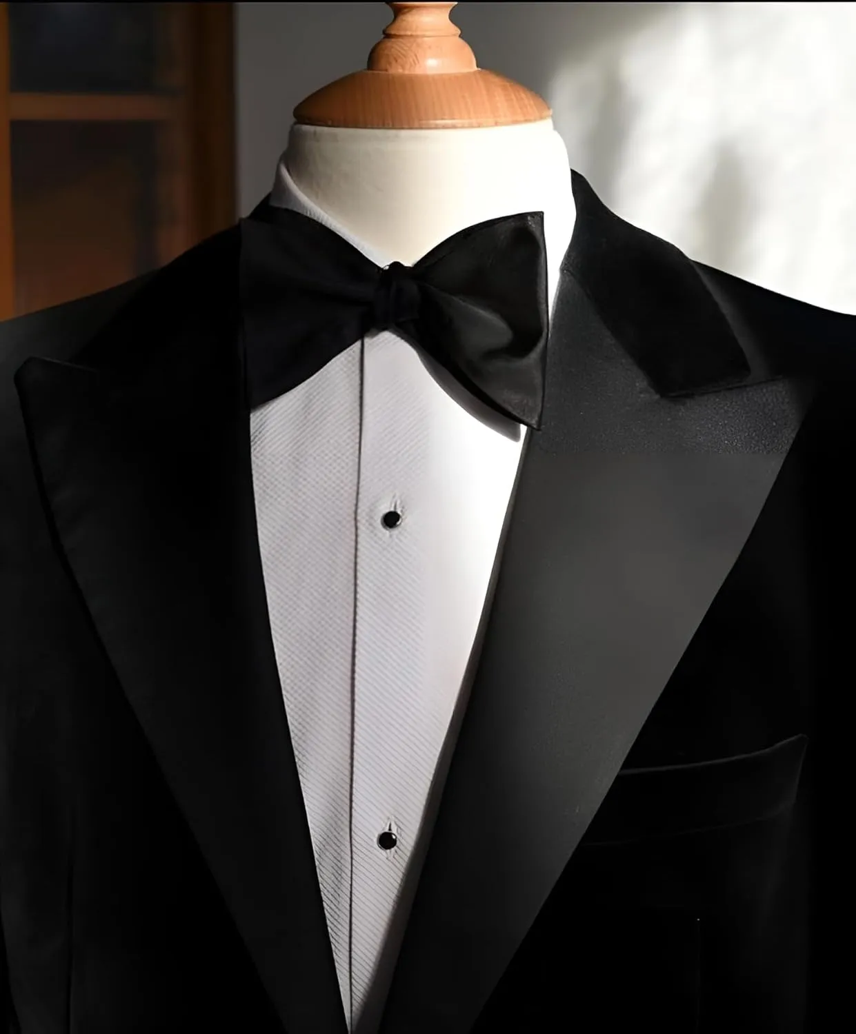 Black Oversized Butterfly Bow Tie - Pre-tied Formal Tuxedo & Wedding Bow Tie