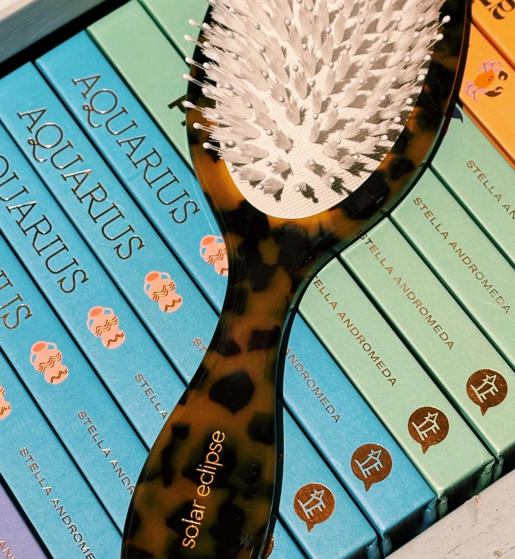 Solar Eclipse Crane Hair Brush
